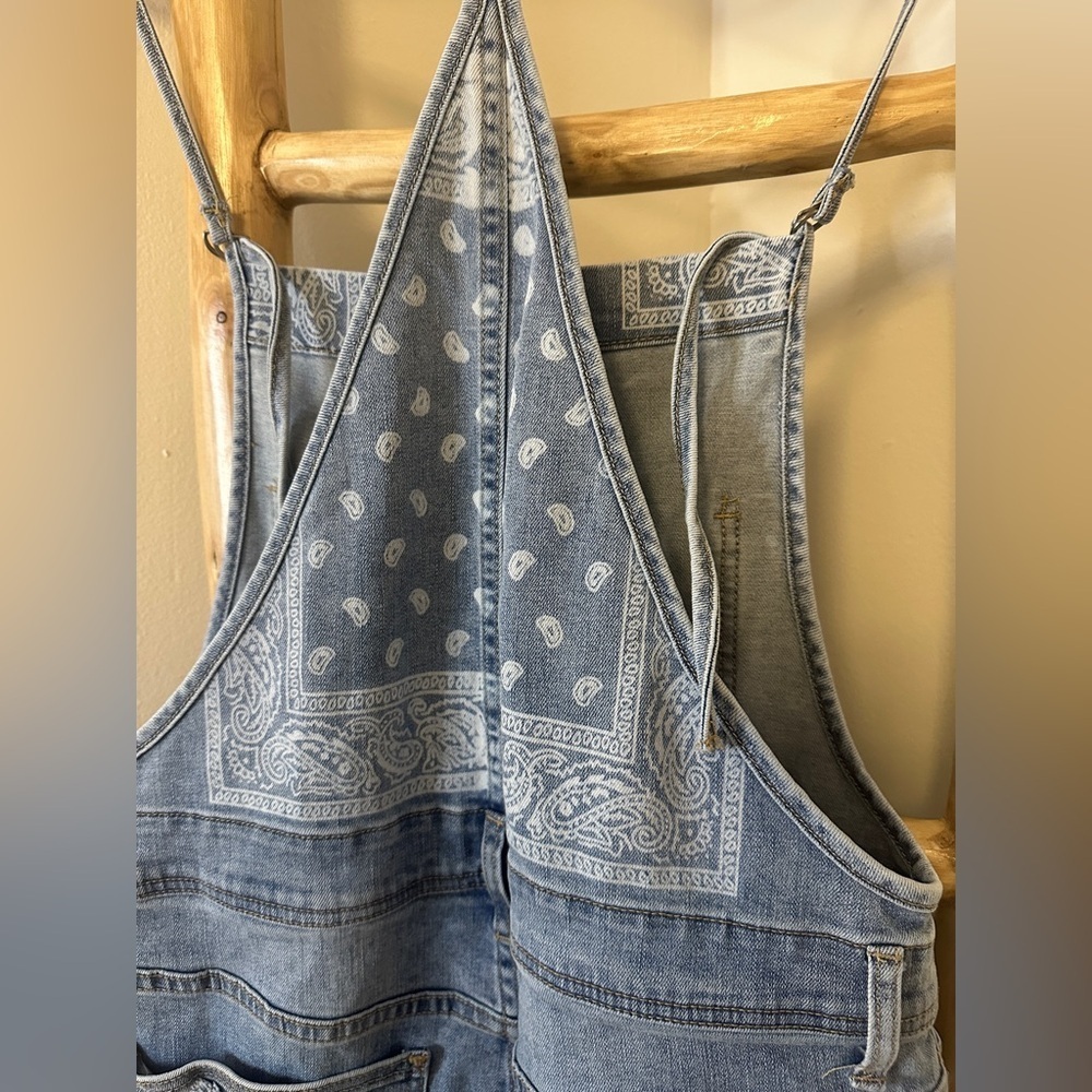 Easel Los Angeles Distressed Bandana Denim Overalls Small - Picture 5 of 12